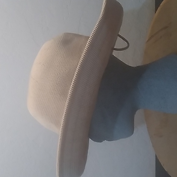 Scala hat - Picture 3 of 9